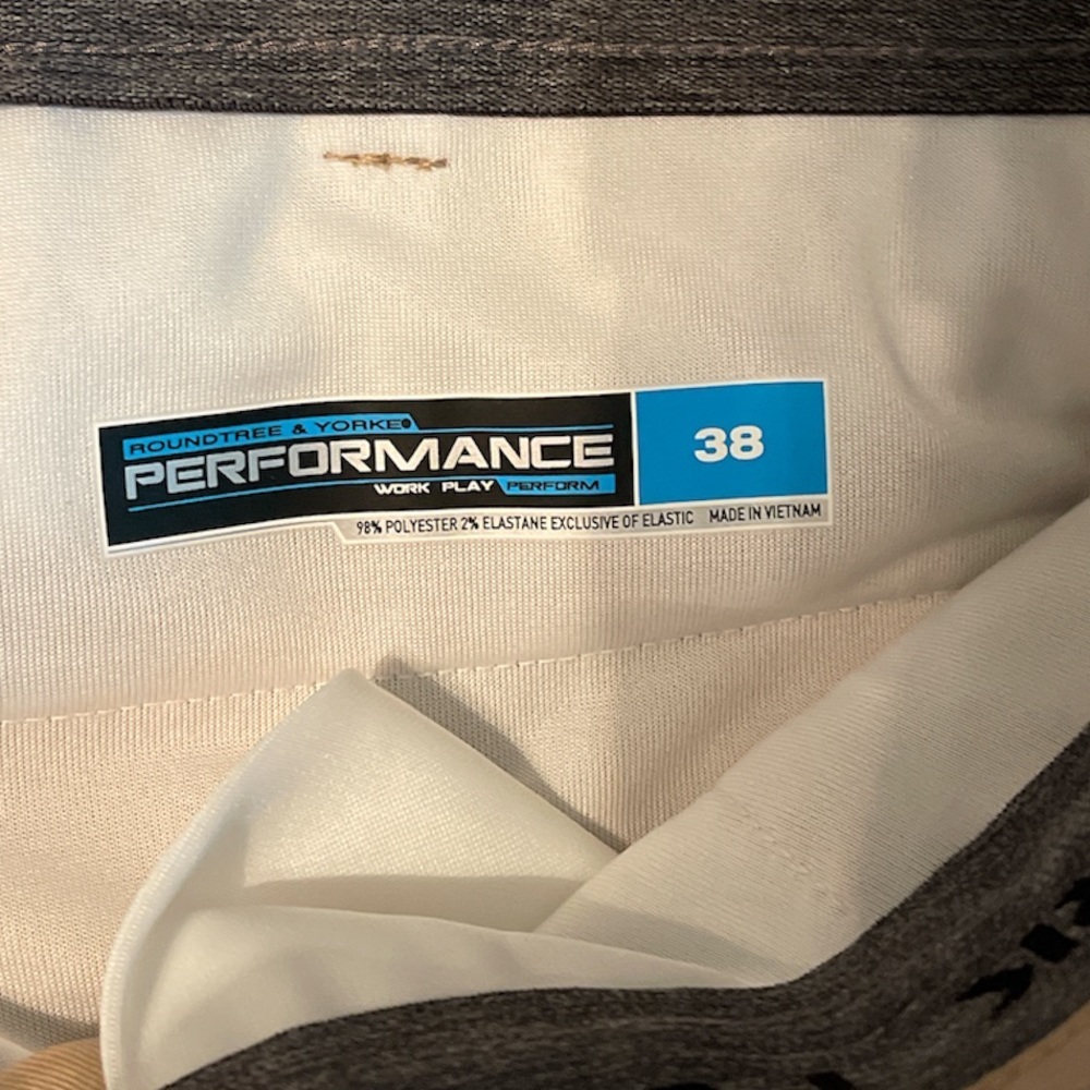 Very Nice Roundtree & Yorke Performance Work/Play Shorts Size 38 - Picture 2 of 3